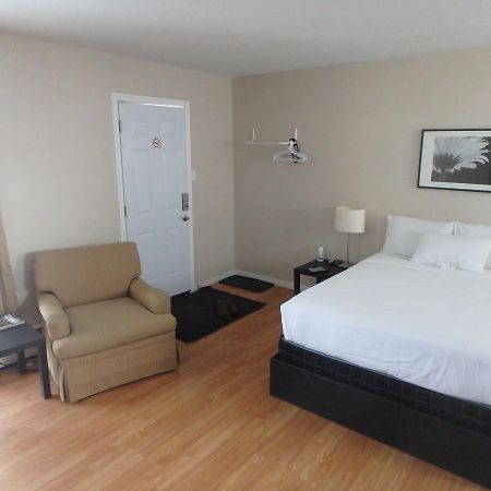 Wheel Inn Motel New Liskeard Bagian luar foto
