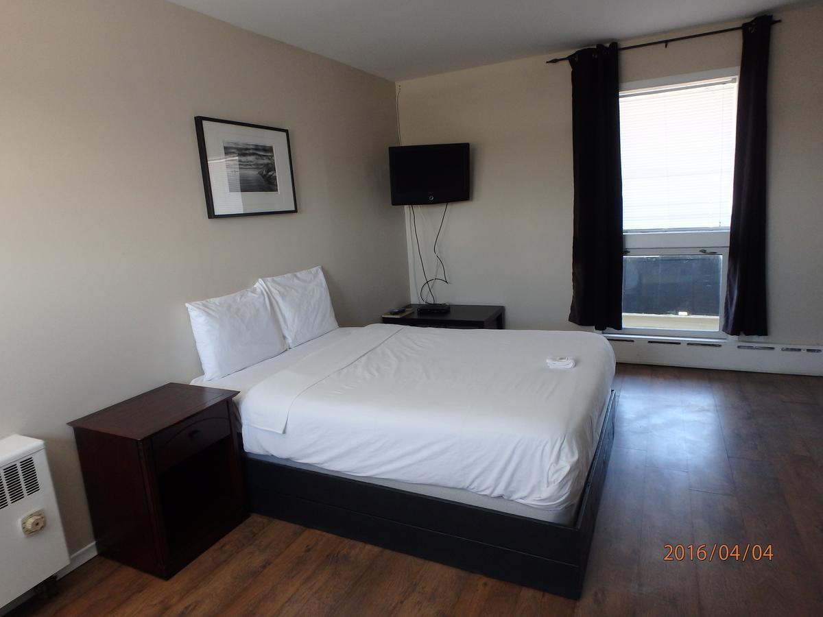 Wheel Inn Motel New Liskeard Bagian luar foto