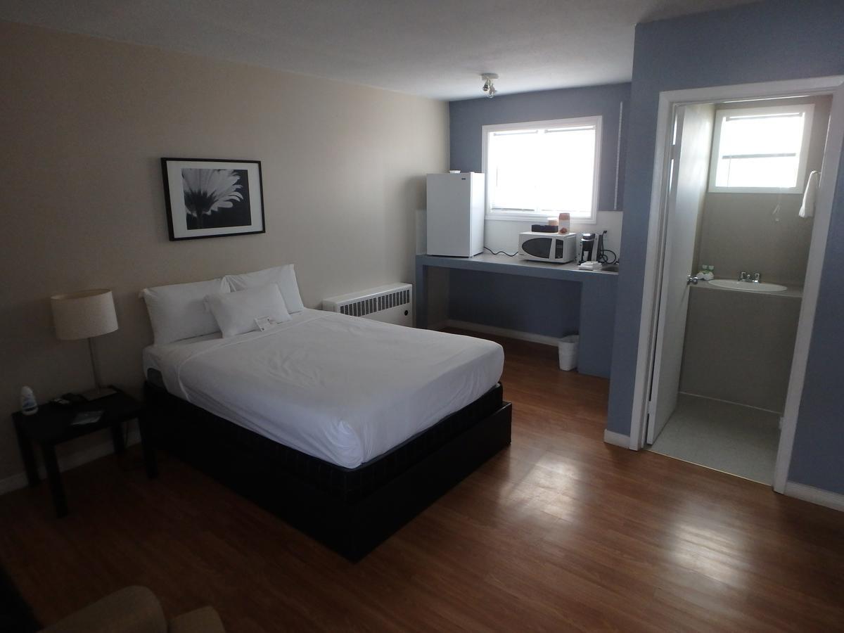 Wheel Inn Motel New Liskeard Bagian luar foto