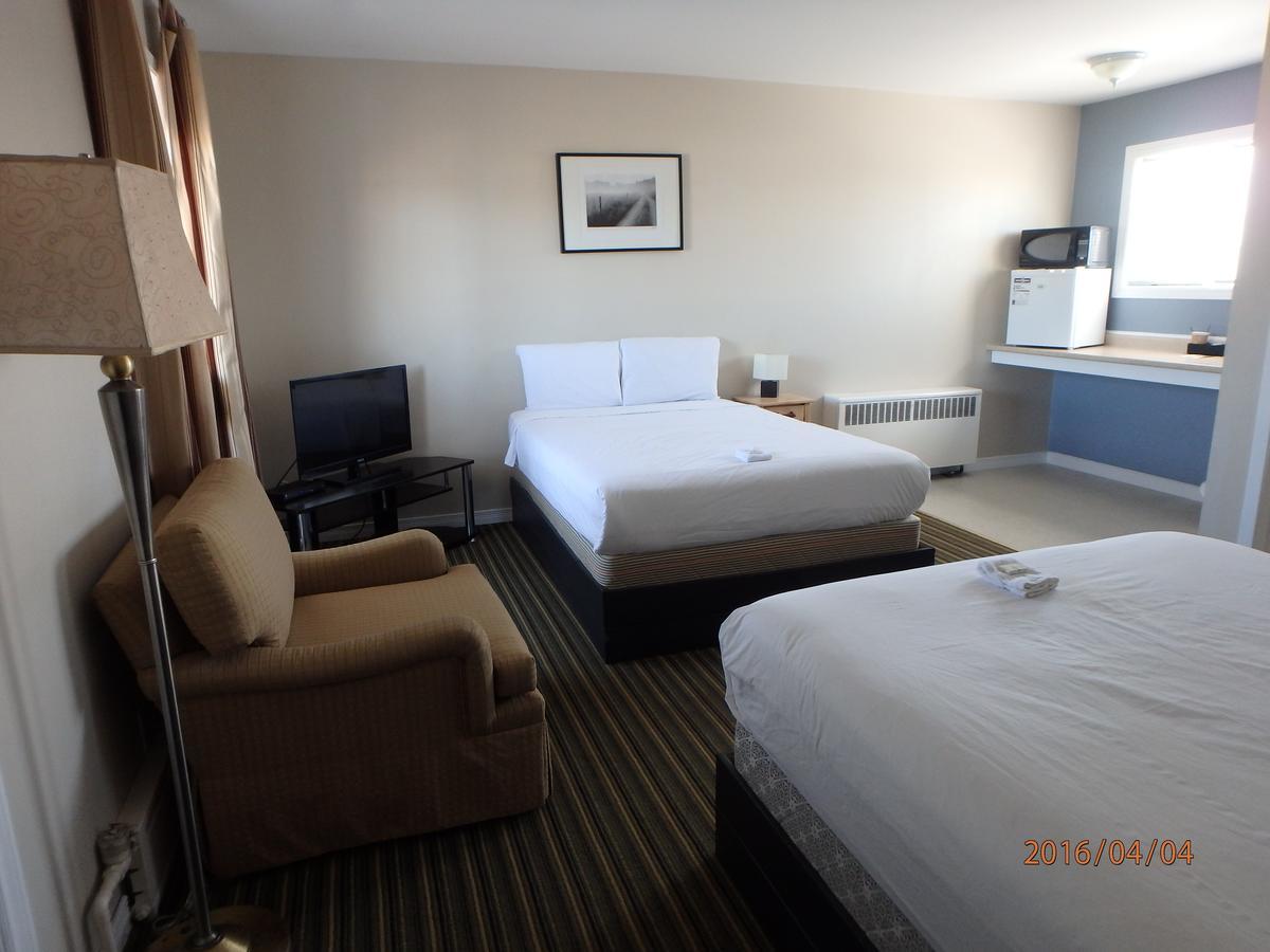 Wheel Inn Motel New Liskeard Bagian luar foto