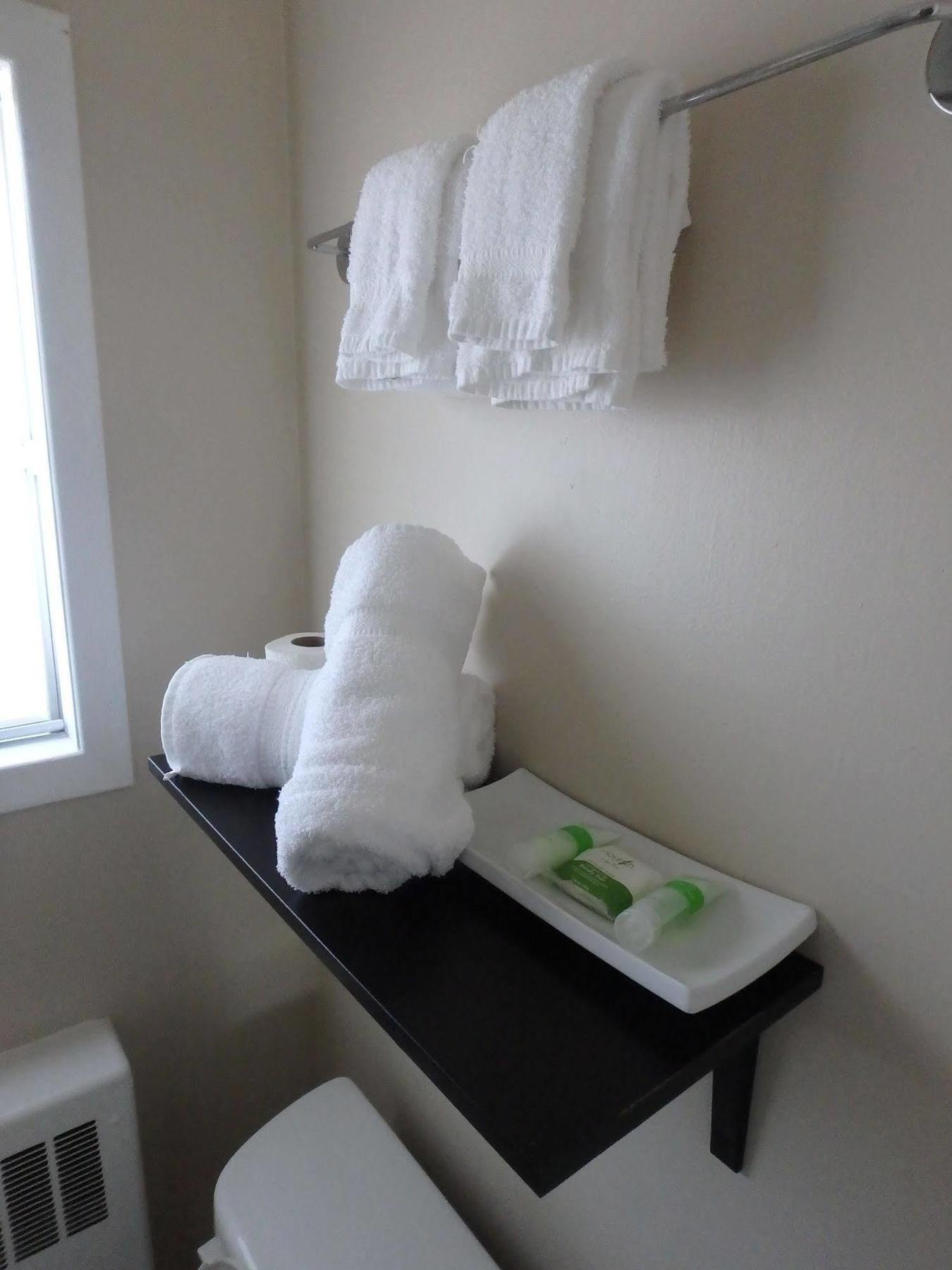 Wheel Inn Motel New Liskeard Bagian luar foto
