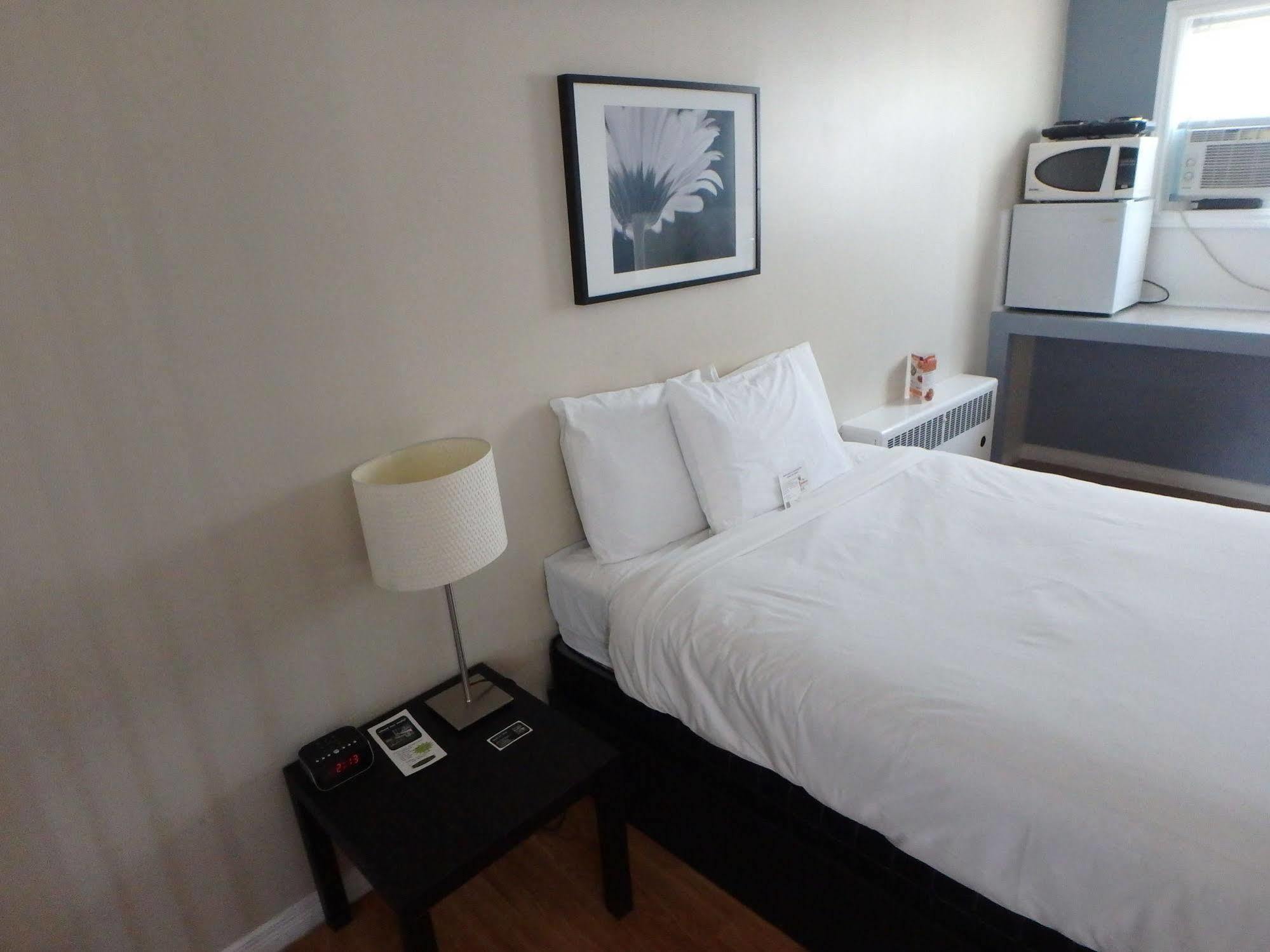 Wheel Inn Motel New Liskeard Bagian luar foto