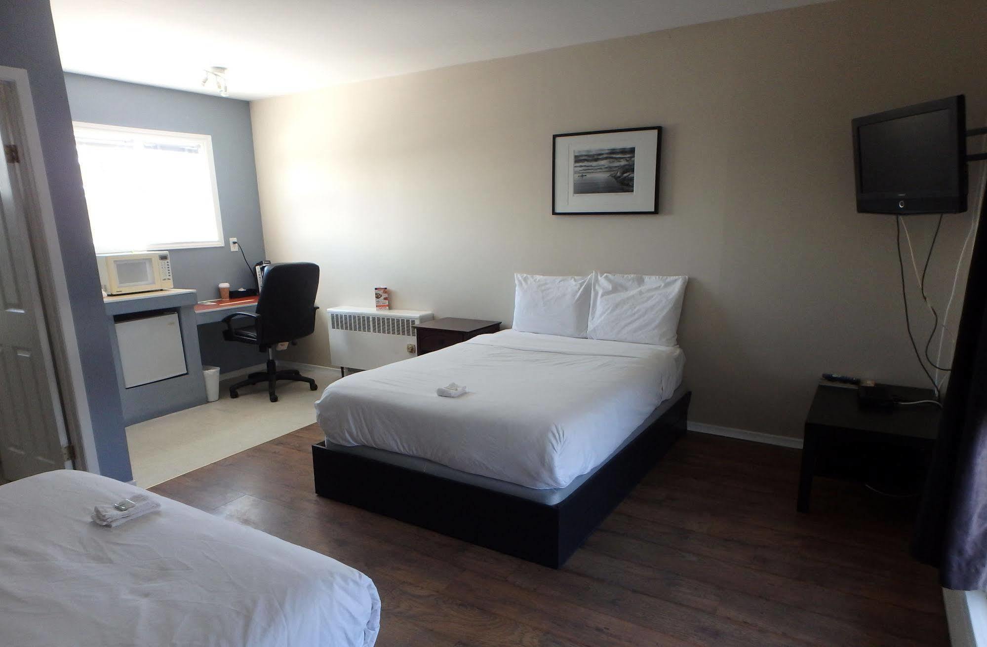 Wheel Inn Motel New Liskeard Bagian luar foto