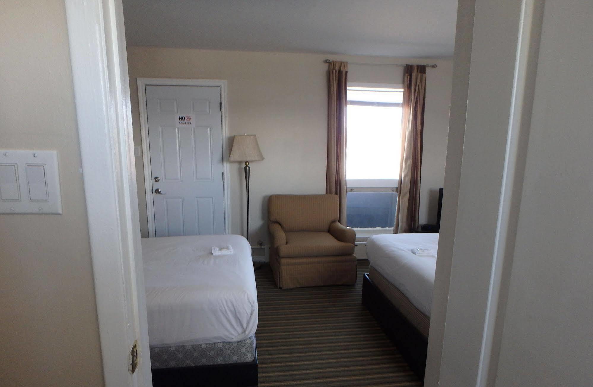 Wheel Inn Motel New Liskeard Bagian luar foto